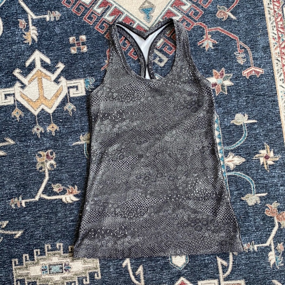 Women’s lulu lemon tank top size 4